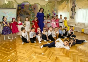 Фотограф на випускний у дитячий садок Київ: перші дипломи випускників. www.fotovideo.pro
